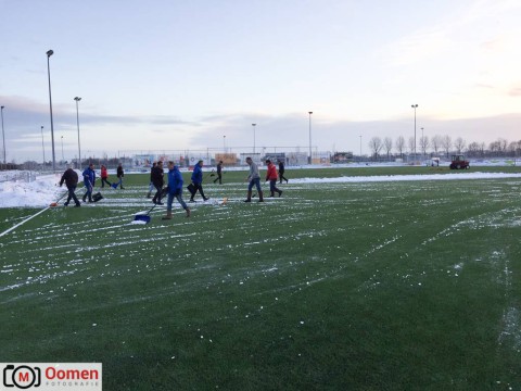 2017-01-15 sneeuwruimen hoofdveld